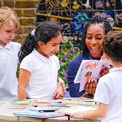 新的研究表明，支持孩子们在校外阅读可以带来4英镑的收入.对英国GDP的提振是60亿英镑